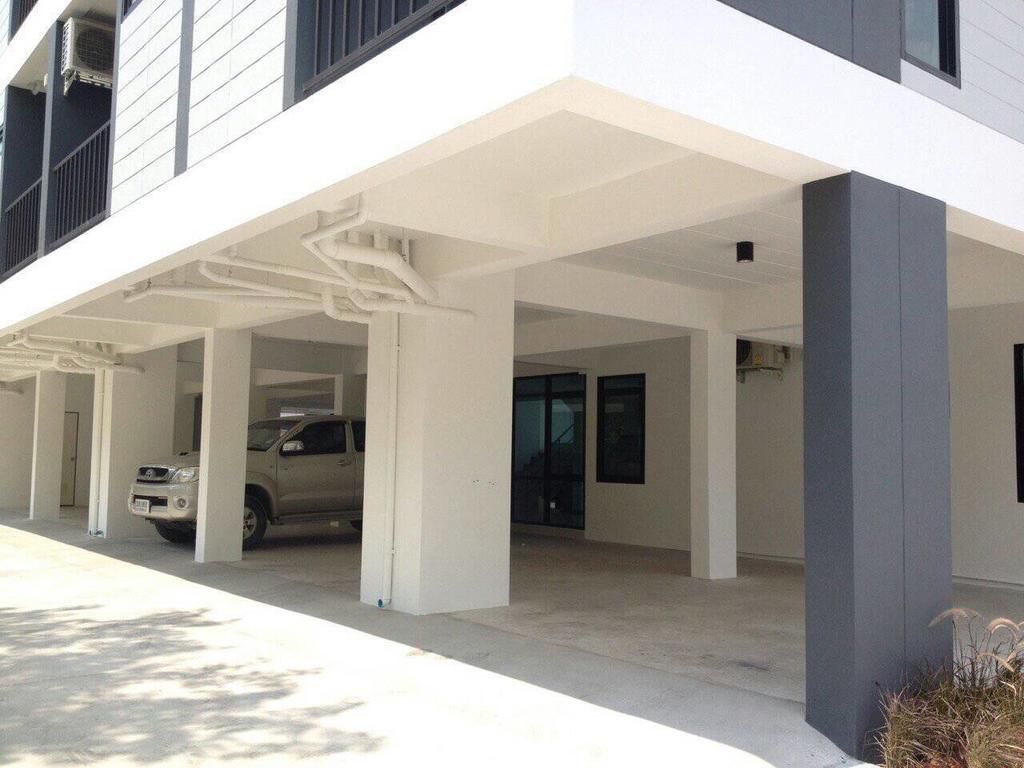 Promsook Apartment Chonburi Buitenkant foto