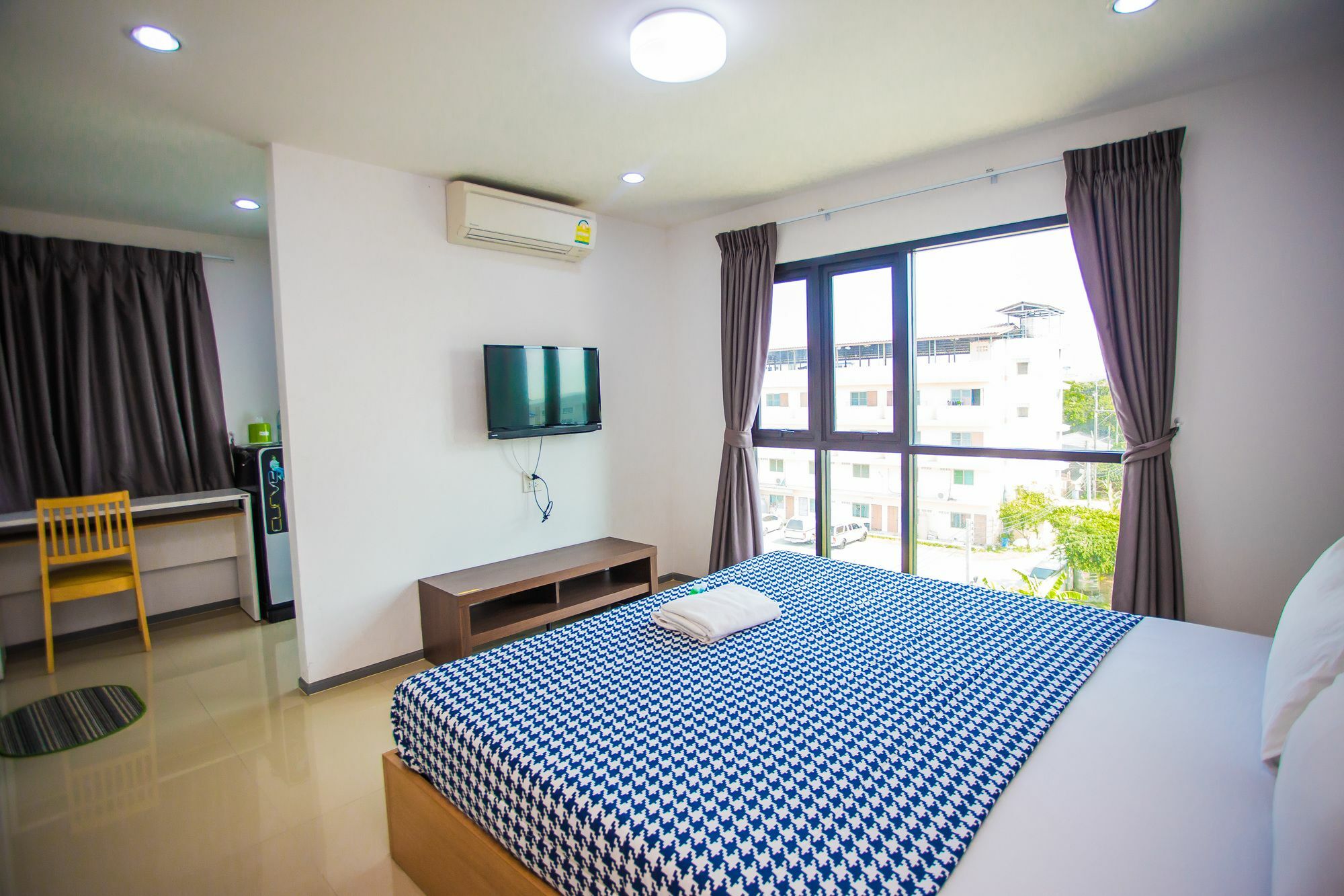 Promsook Apartment Chonburi Buitenkant foto